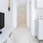 Two Bedrooms In 아데제